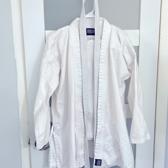 Bold White Karate Uniform Adult Size 5 - Picture 2 of 10